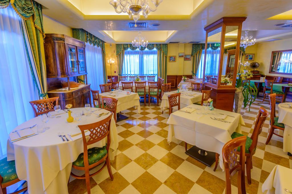 Park Hotel Ai Pini & Restaurant Ai Pini Mestre Exterior photo
