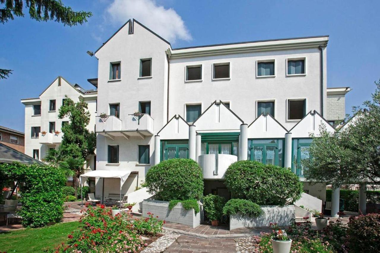 Park Hotel Ai Pini & Restaurant Ai Pini Mestre Exterior photo