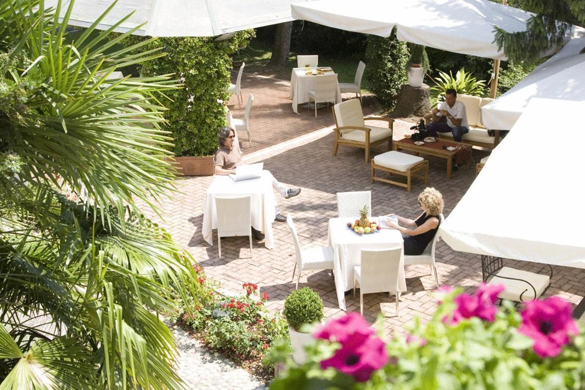 Park Hotel Ai Pini & Restaurant Ai Pini Mestre Exterior photo