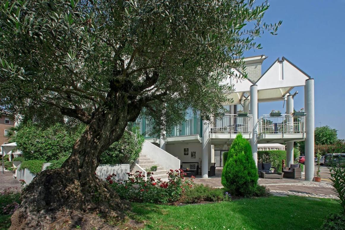 Park Hotel Ai Pini & Restaurant Ai Pini Mestre Exterior photo
